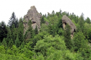 скелі Тустані